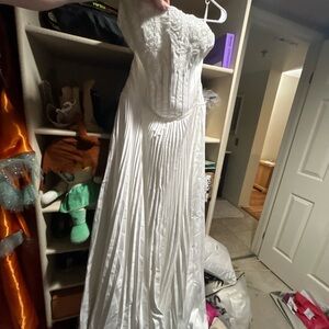 Elegant White Strapless Gown Wedding Dress